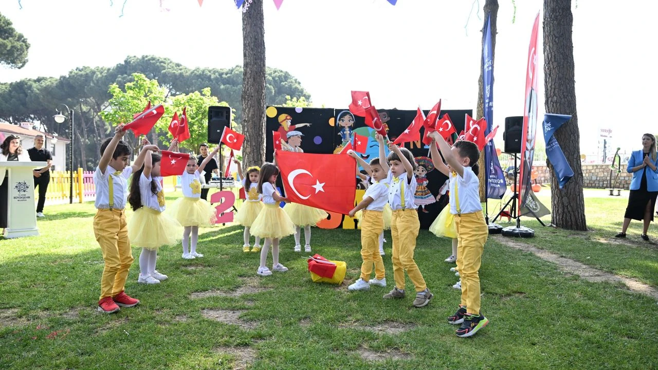 Aydın’da 23 Nisan Coşkusu: Çocuklar Etkinliklerle Bayramı Kutladı