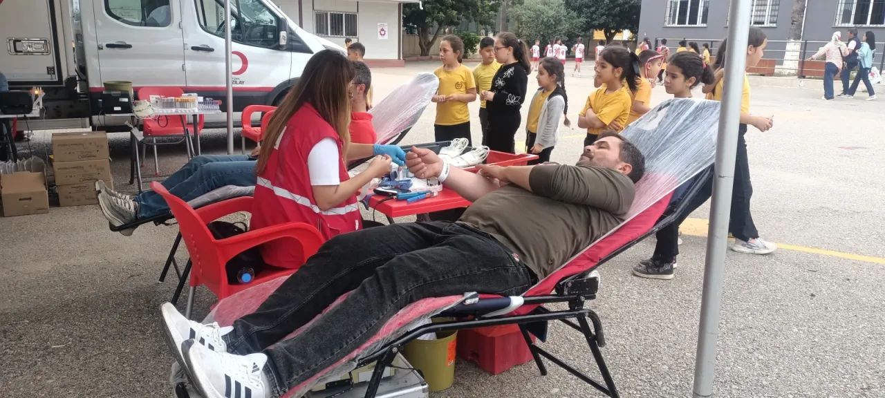 Öğrencilerden Velilere Kan Bağışı Çağrısı