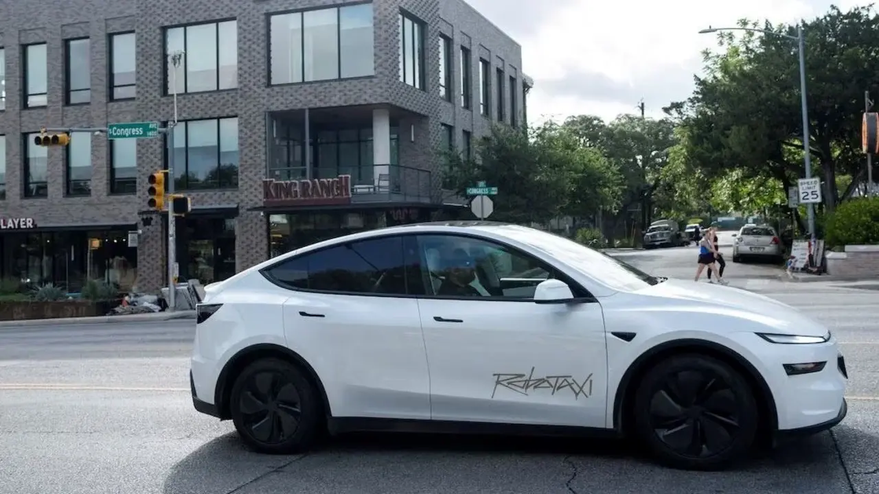 Tesla, Robotaksi Hizmetini Orlando ve Tampa'ya Yaygınlaştırdığını Duyurdu